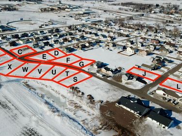 1012 E 4th Avenue SE, Freeport, MN 56336