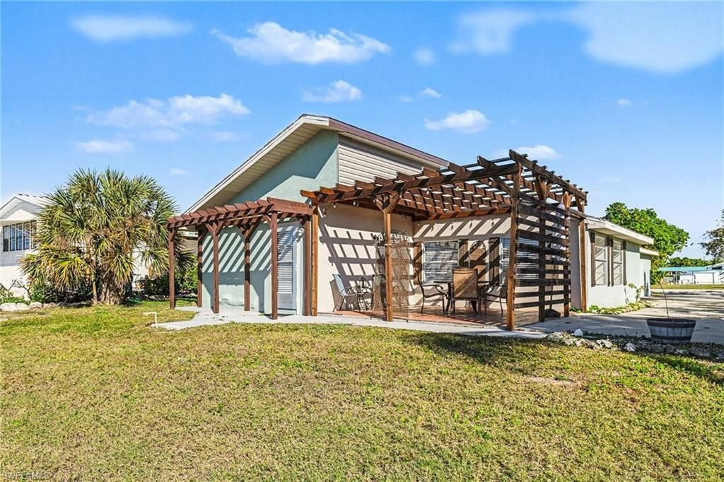 2753 N Ibis Ct, Saint James City, FL 33956 Photo