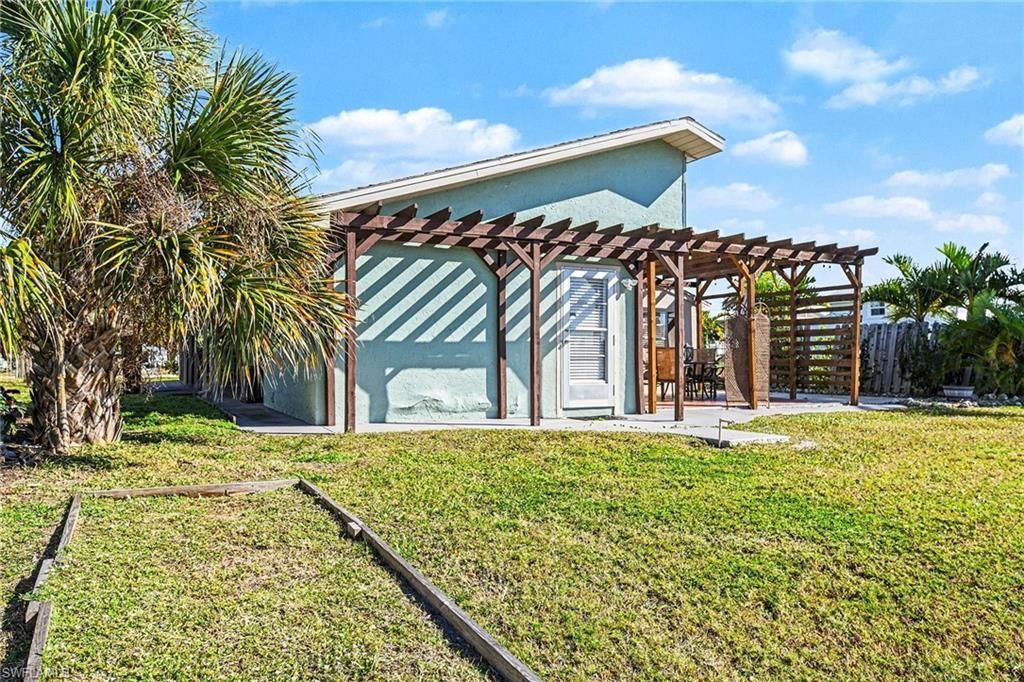 2753 N Ibis Ct, Saint James City, FL 33956 Photo