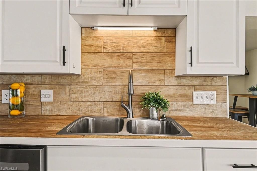 2753 N Ibis Ct, Saint James City, FL 33956 Photo