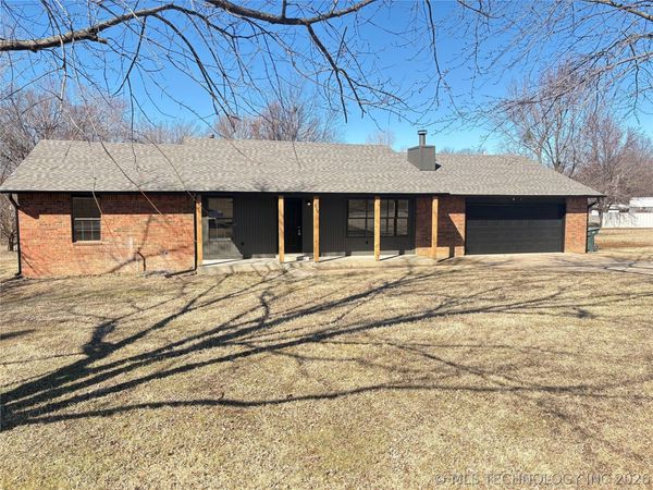 920 N Woodview Drive , Skiatook, OK 74070