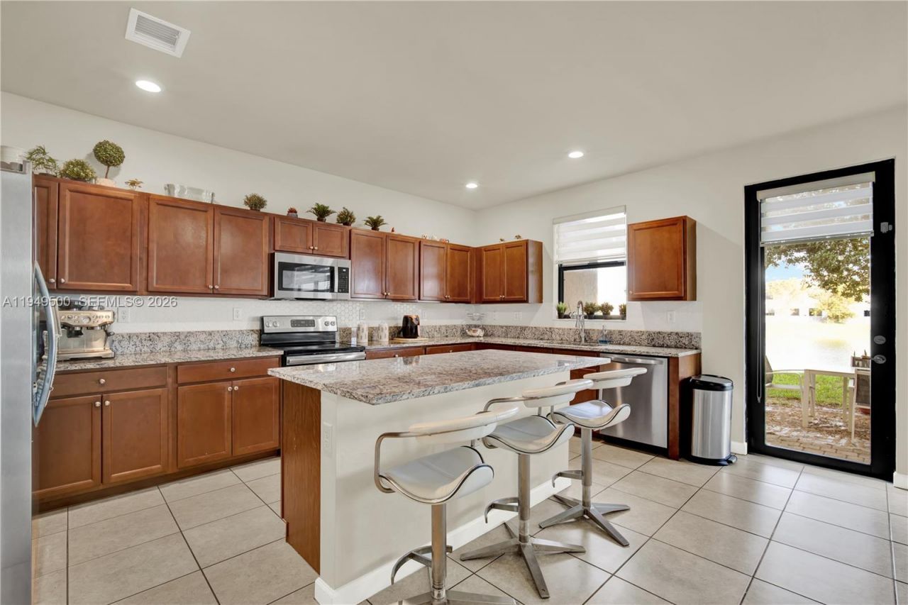 9411 W 35th Ave, Hialeah, FL 33018 Photo