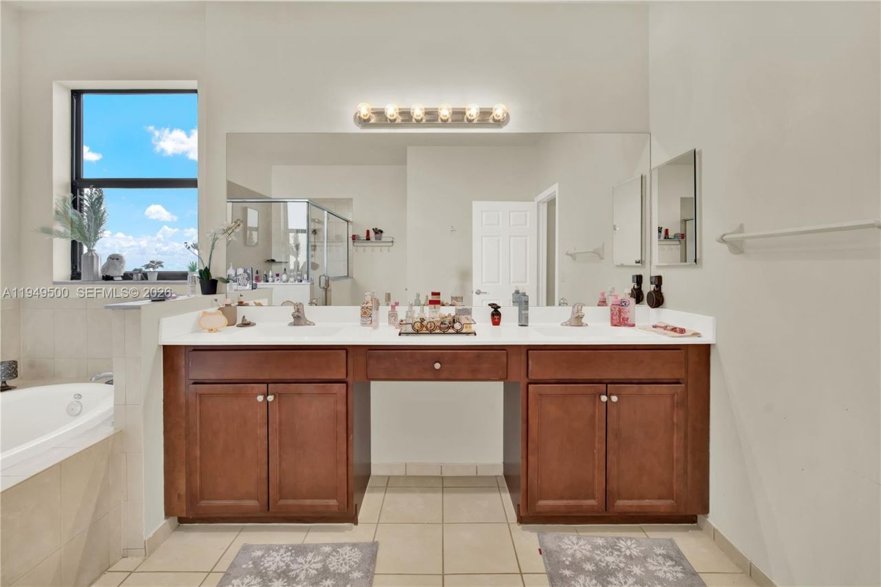 9411 W 35th Ave, Hialeah, FL 33018 Photo