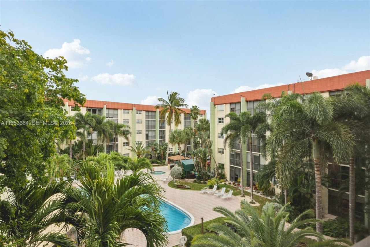 5300 NE 24th Ter, Unit 428C, Fort Lauderdale, FL 33308 Photo