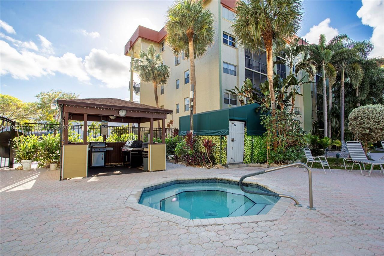 5300 NE 24th Ter, Unit 428C, Fort Lauderdale, FL 33308 Photo