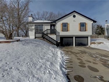 208 NE 80TH Street, Kansas City, MO 64118