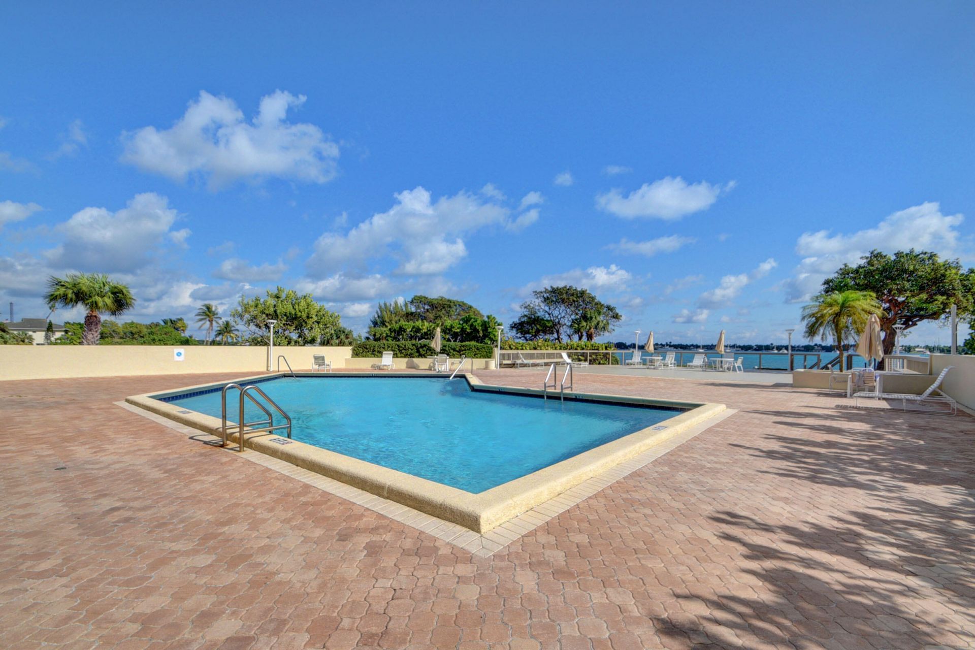 5600 N Flagler Drive, Unit 307, West Palm Beach, FL 33407 Photo