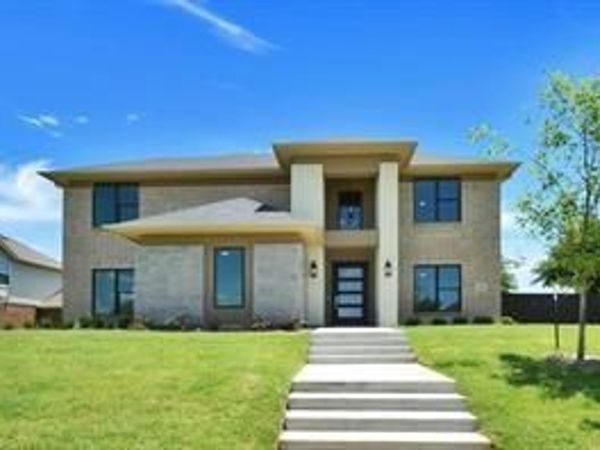 404 Mckinley Street, DeSoto, TX 75115