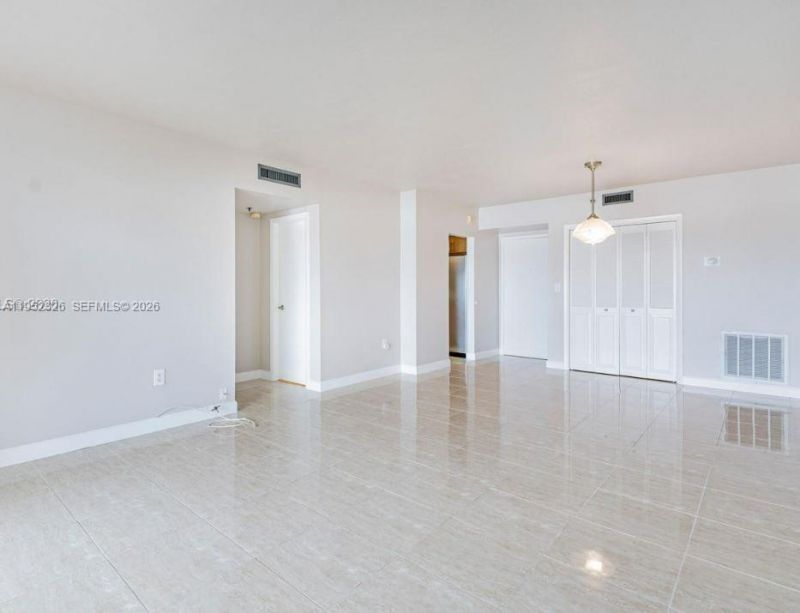 4001 Hillcrest Dr, Unit 914, Hollywood, FL 33021 Photo