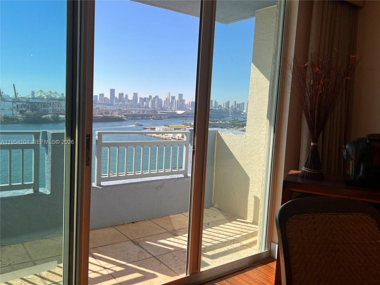 90 Alton Rd, Unit 2110, Miami Beach, FL 33139 Photo