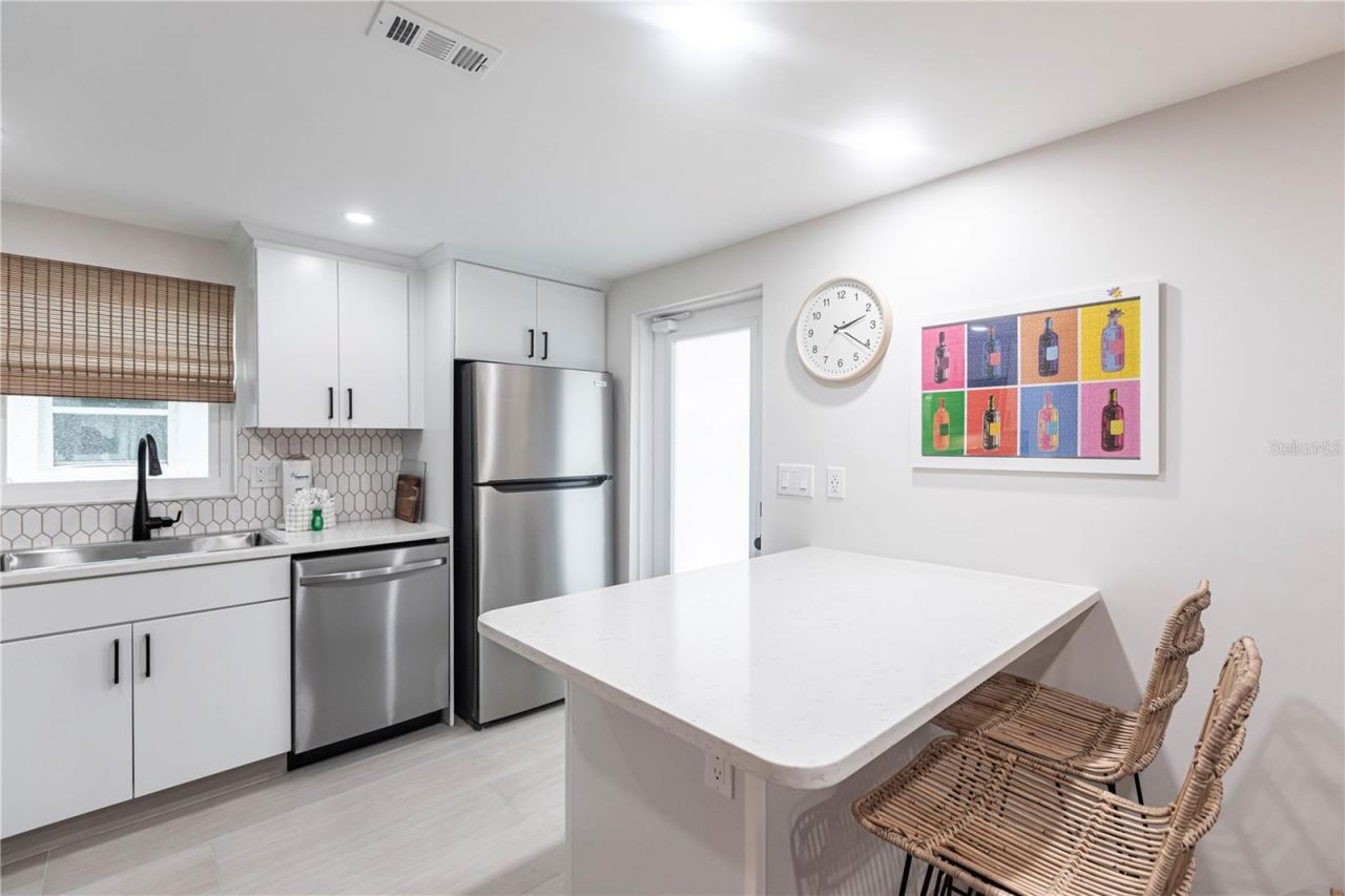 6154 Midnight Pass Road, Unit B18, Sarasota, FL 34242 Photo