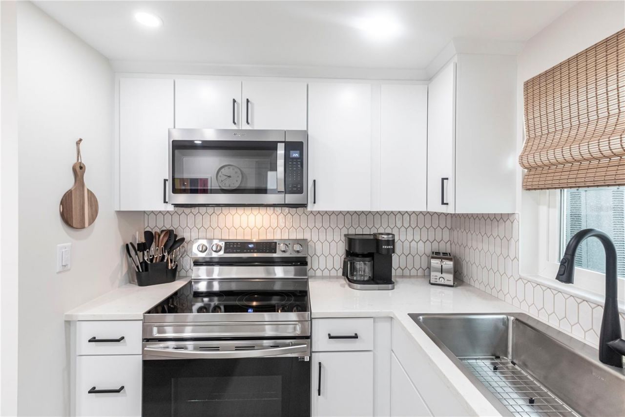 6154 Midnight Pass Road, Unit B18, Sarasota, FL 34242 Photo