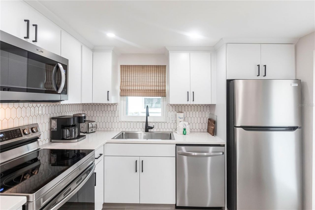 6154 Midnight Pass Road, Unit B18, Sarasota, FL 34242 Photo