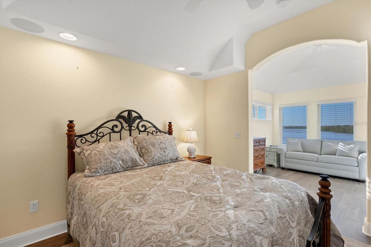 1910 Oregon Trail, Englewood, FL 34224 Photo