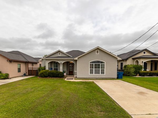 1026 Avenue H, Poteet, TX 78065