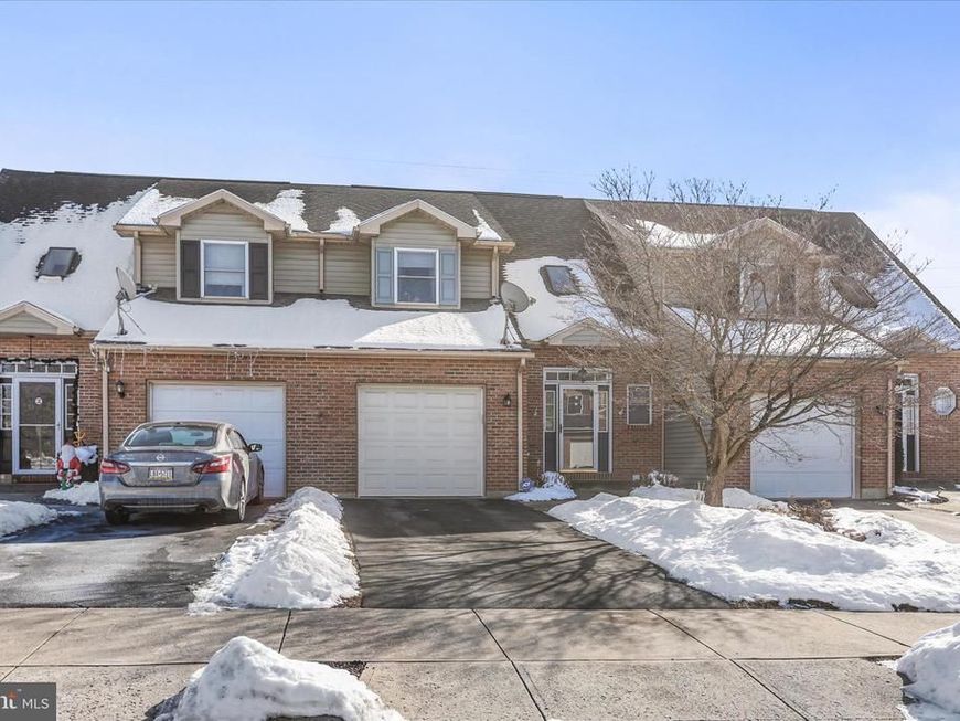 202 Stephanie Drive, Easton, PA 18045 Main Photo