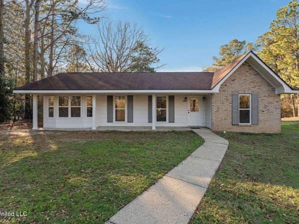 1013 Parker, Hattiesburg, MS 39402