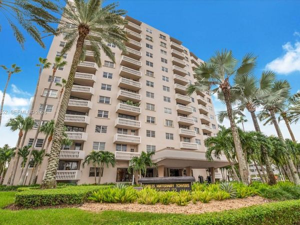 90 Edgewater Drive, Unit 1120, Coral Gables, FL 33133
