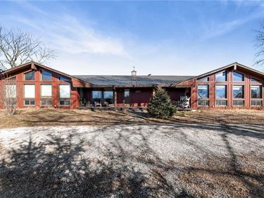 8046 Southpoint Drive, Camden, MO 64017