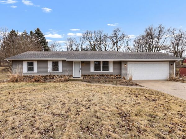 4446 Scarlet Oak Drive, Rockford, IL 61109