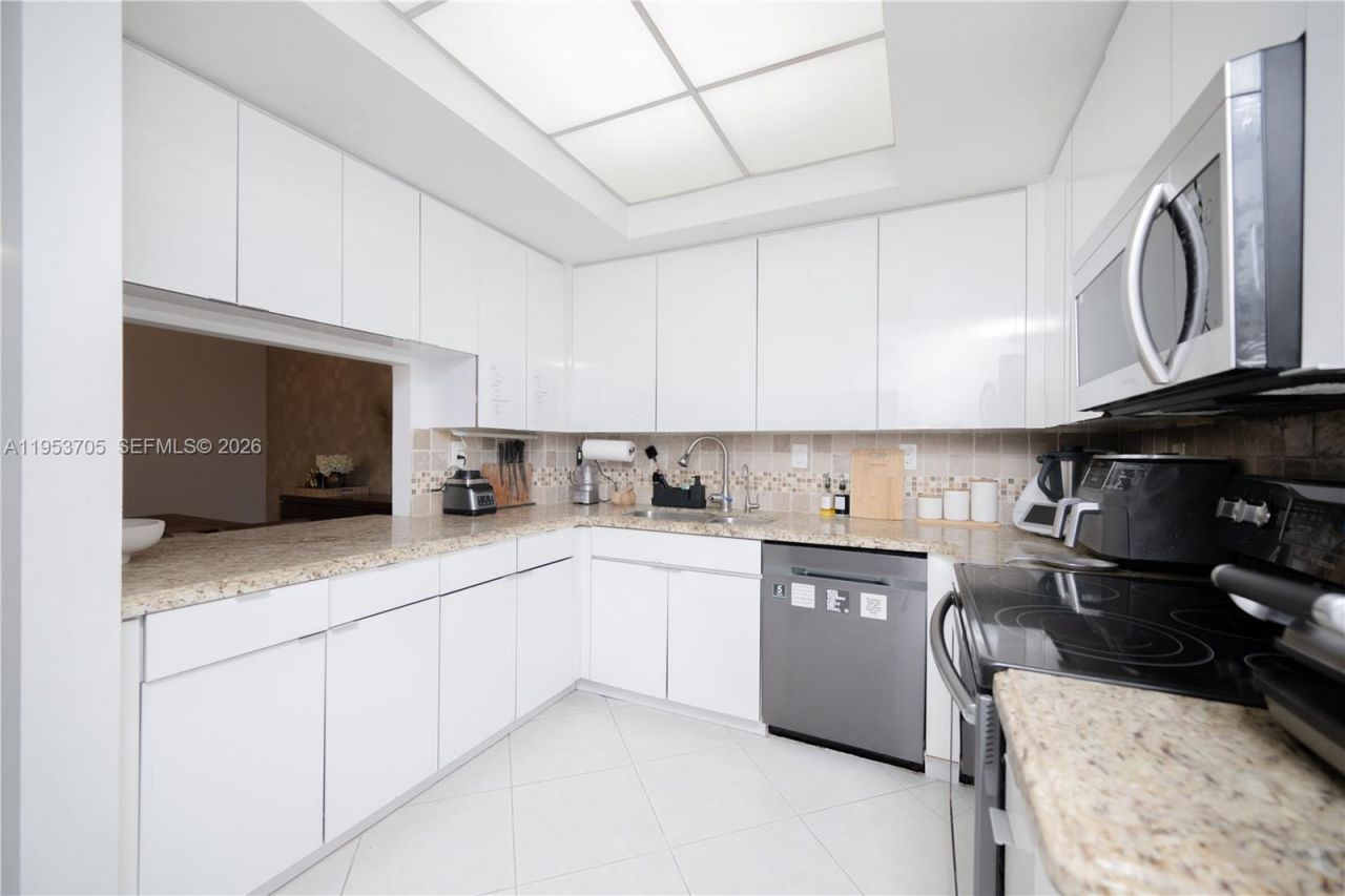 9725 NW 52nd St, Unit 215, Doral, FL 33178 Photo