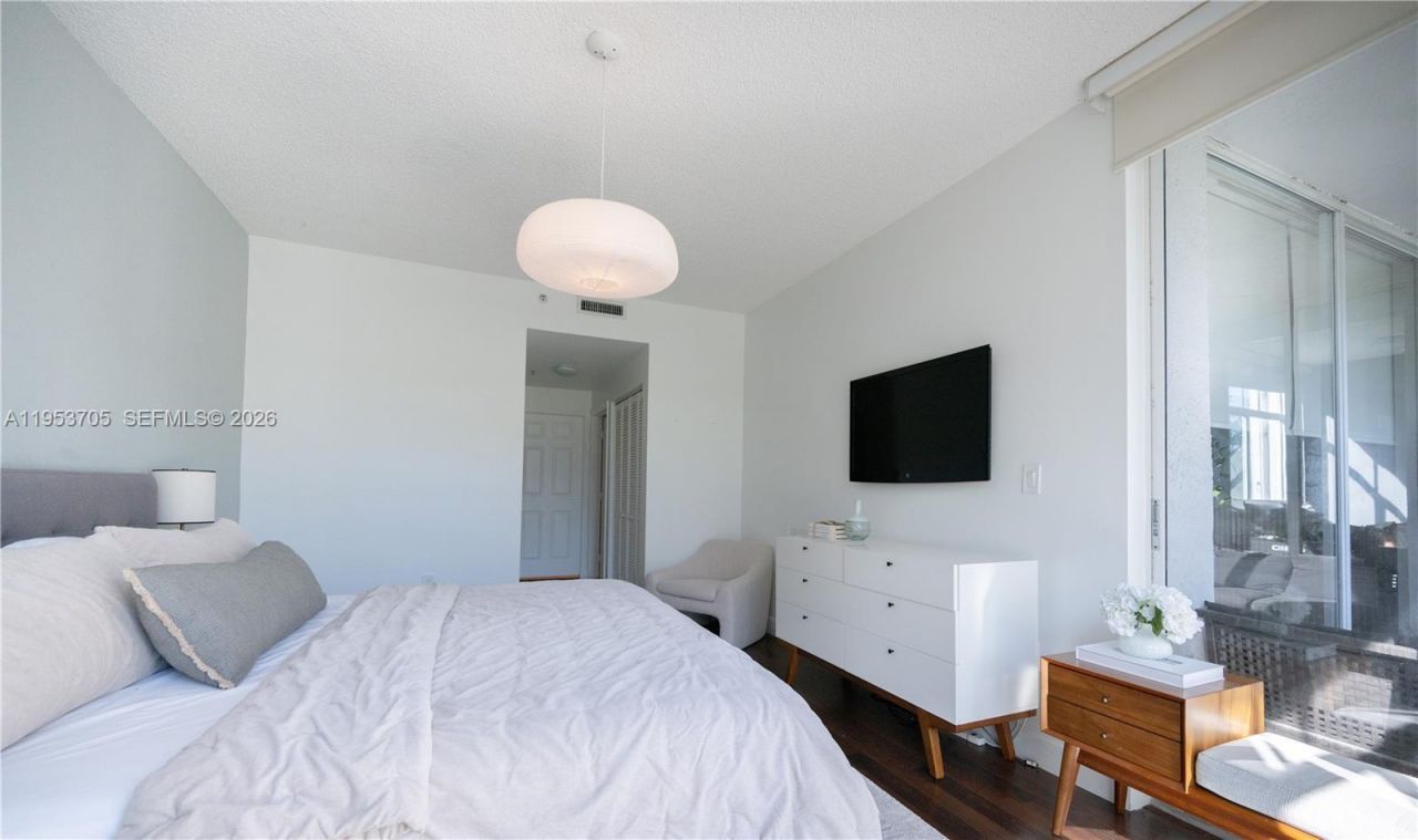 9725 NW 52nd St, Unit 215, Doral, FL 33178 Photo