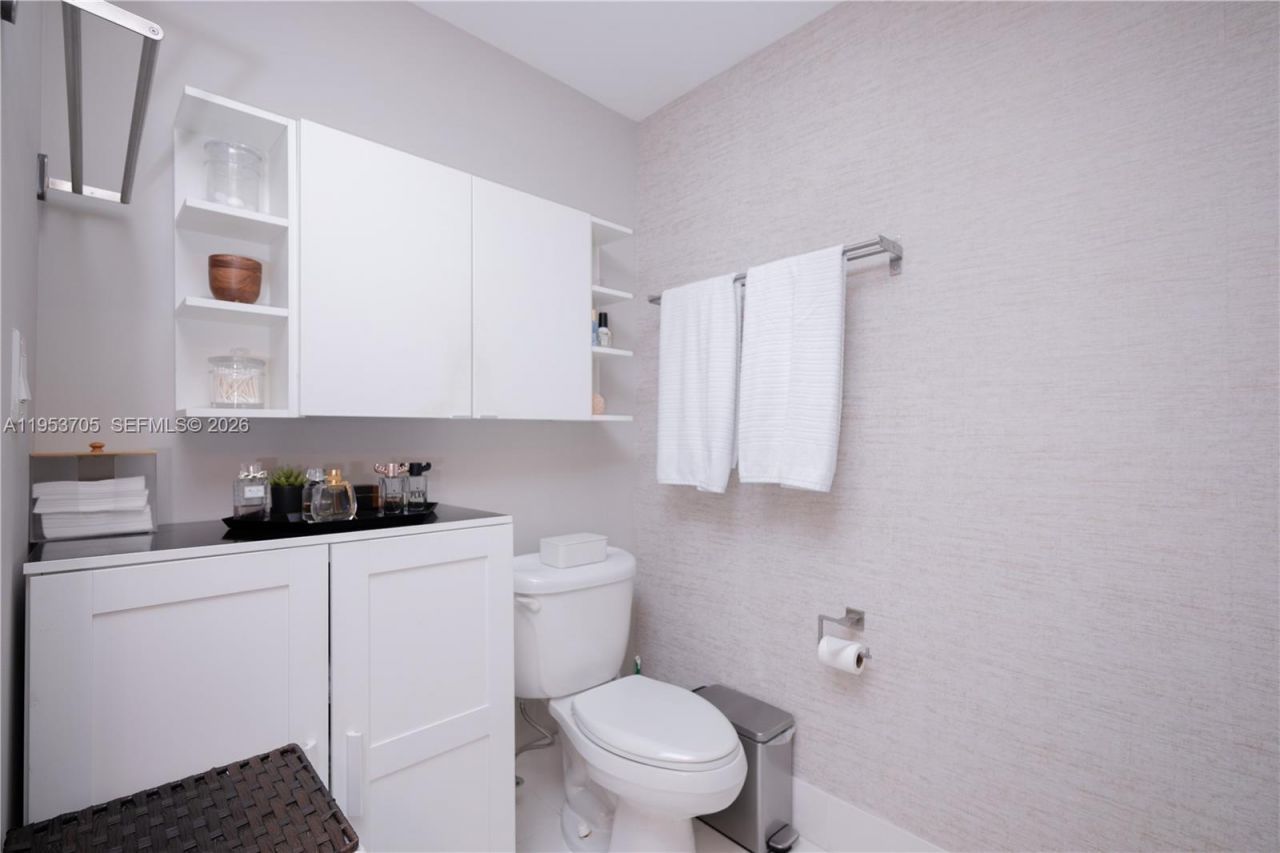 9725 NW 52nd St, Unit 215, Doral, FL 33178 Photo