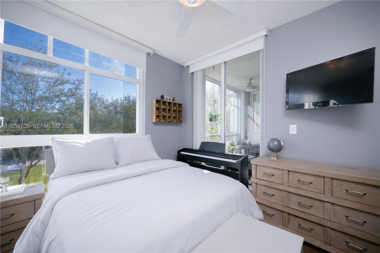 9725 NW 52nd St, Unit 215, Doral, FL 33178 Photo