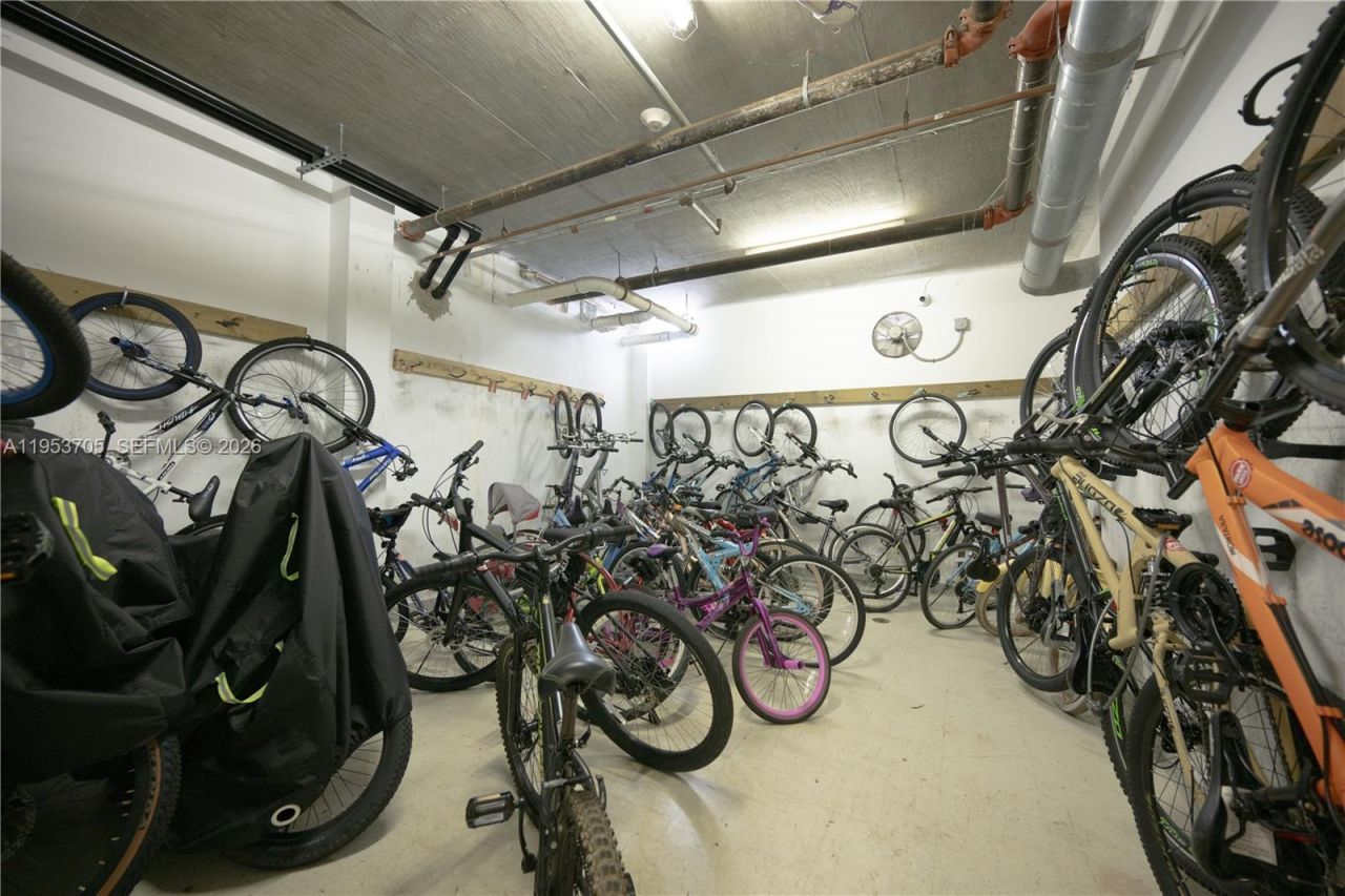 9725 NW 52nd St, Unit 215, Doral, FL 33178 Photo