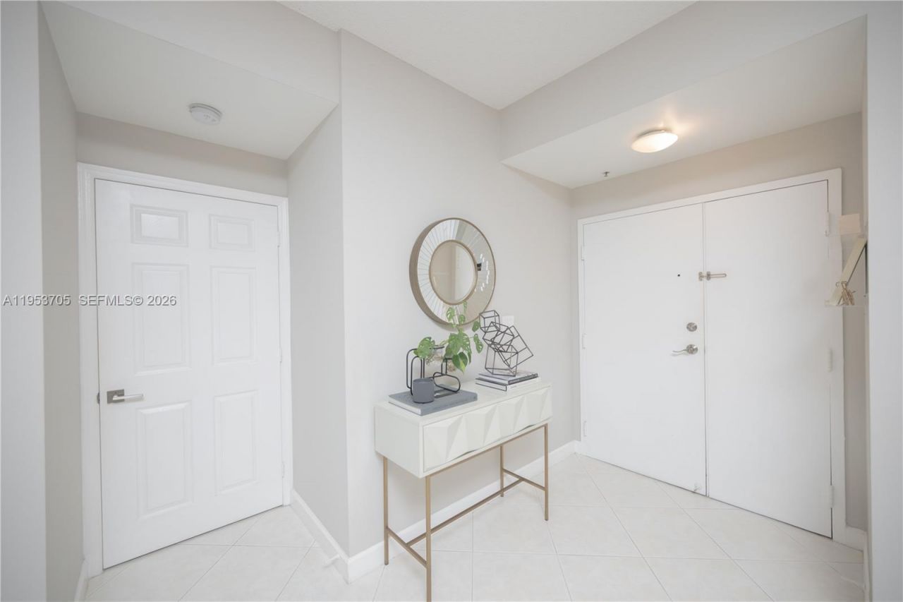 9725 NW 52nd St, Unit 215, Doral, FL 33178 Photo