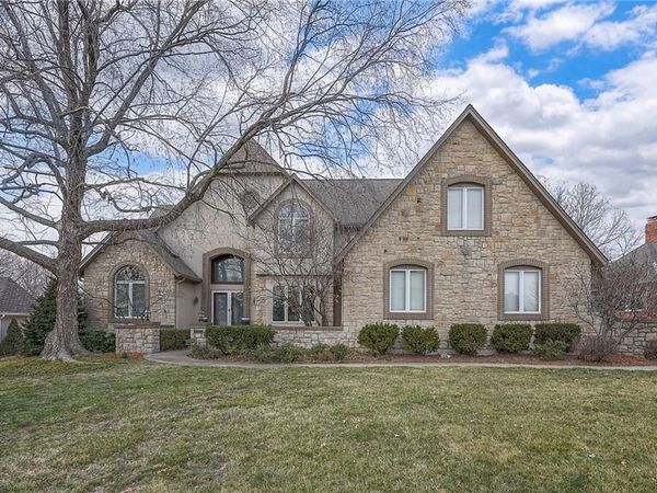 6810 W 132nd Terrace, Overland Park, KS 66209