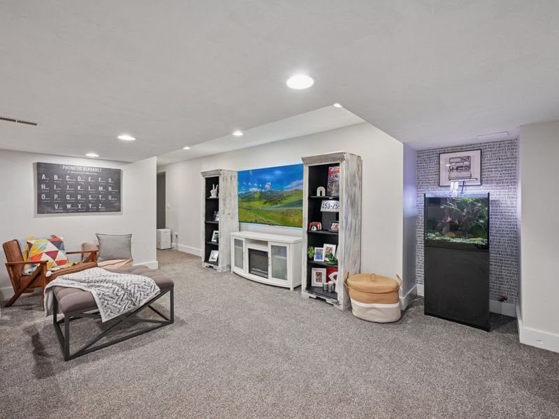 210 Meadow Creek Drive, Florence, KY 41042 Photo 4