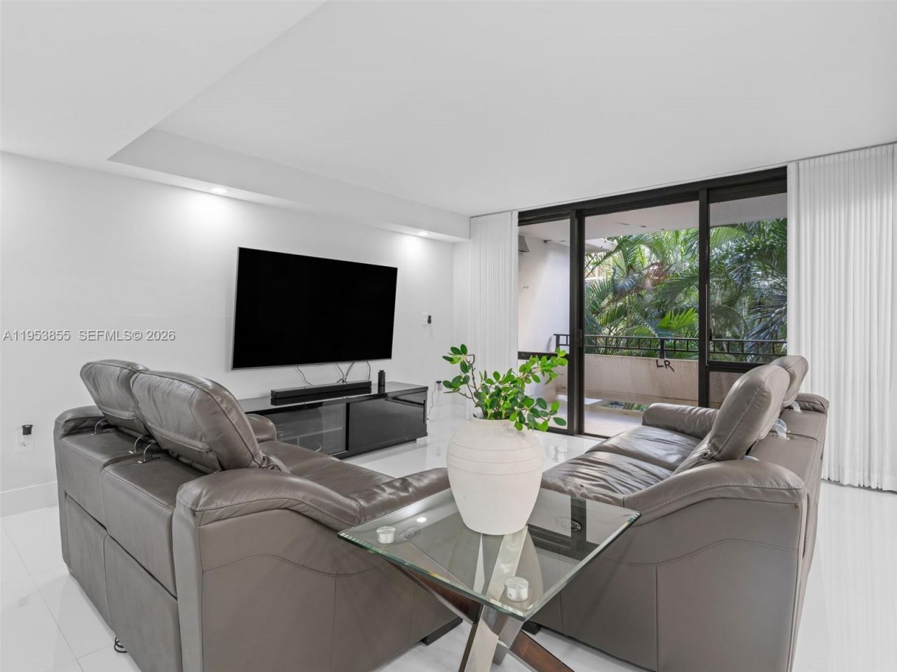 13953 Kendale Lakes Cir, Unit B205, Miami, FL 33183 Photo