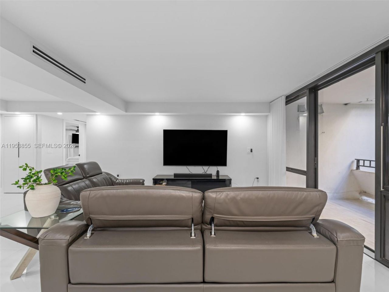 13953 Kendale Lakes Cir, Unit B205, Miami, FL 33183 Photo