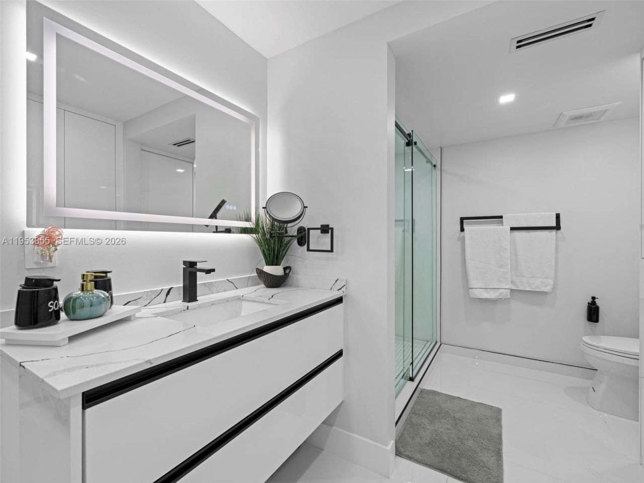 13953 Kendale Lakes Cir, Unit B205, Miami, FL 33183 Photo