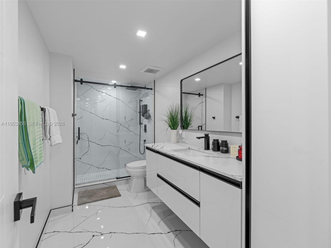 13953 Kendale Lakes Cir, Unit B205, Miami, FL 33183 Photo