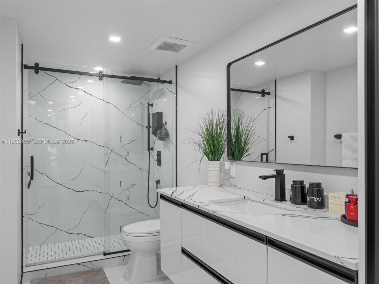 13953 Kendale Lakes Cir, Unit B205, Miami, FL 33183 Photo