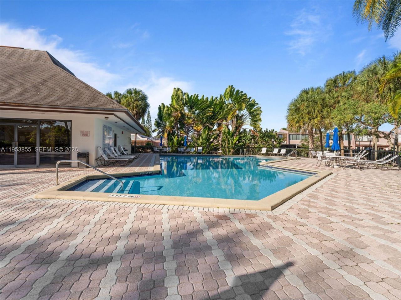 13953 Kendale Lakes Cir, Unit B205, Miami, FL 33183 Photo