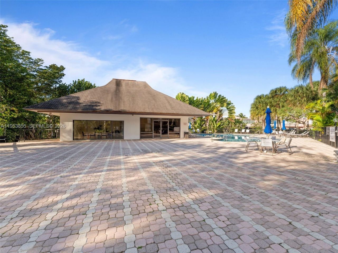 13953 Kendale Lakes Cir, Unit B205, Miami, FL 33183 Photo