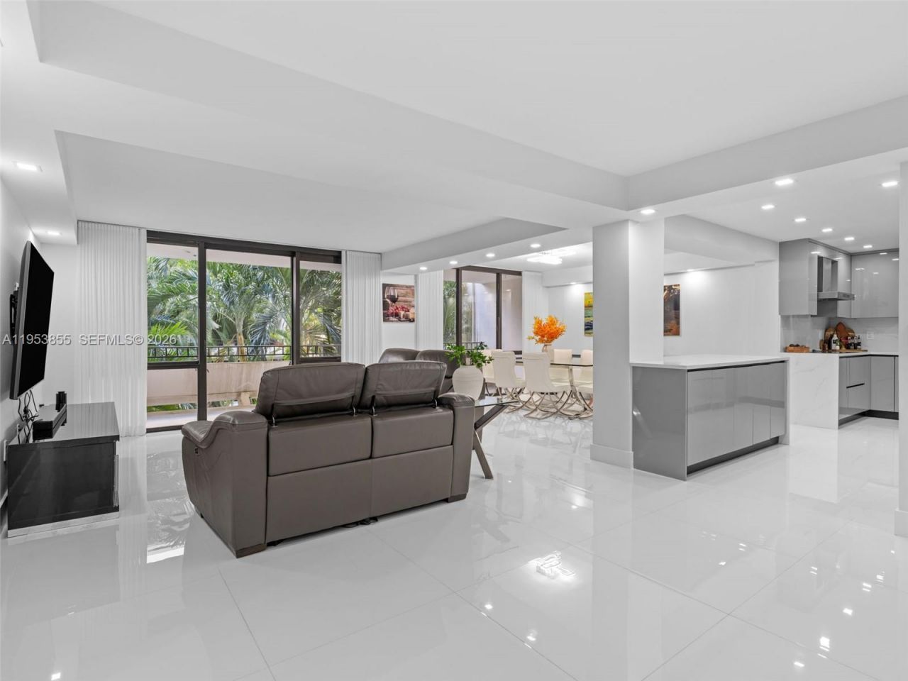 13953 Kendale Lakes Cir, Unit B205, Miami, FL 33183 Photo