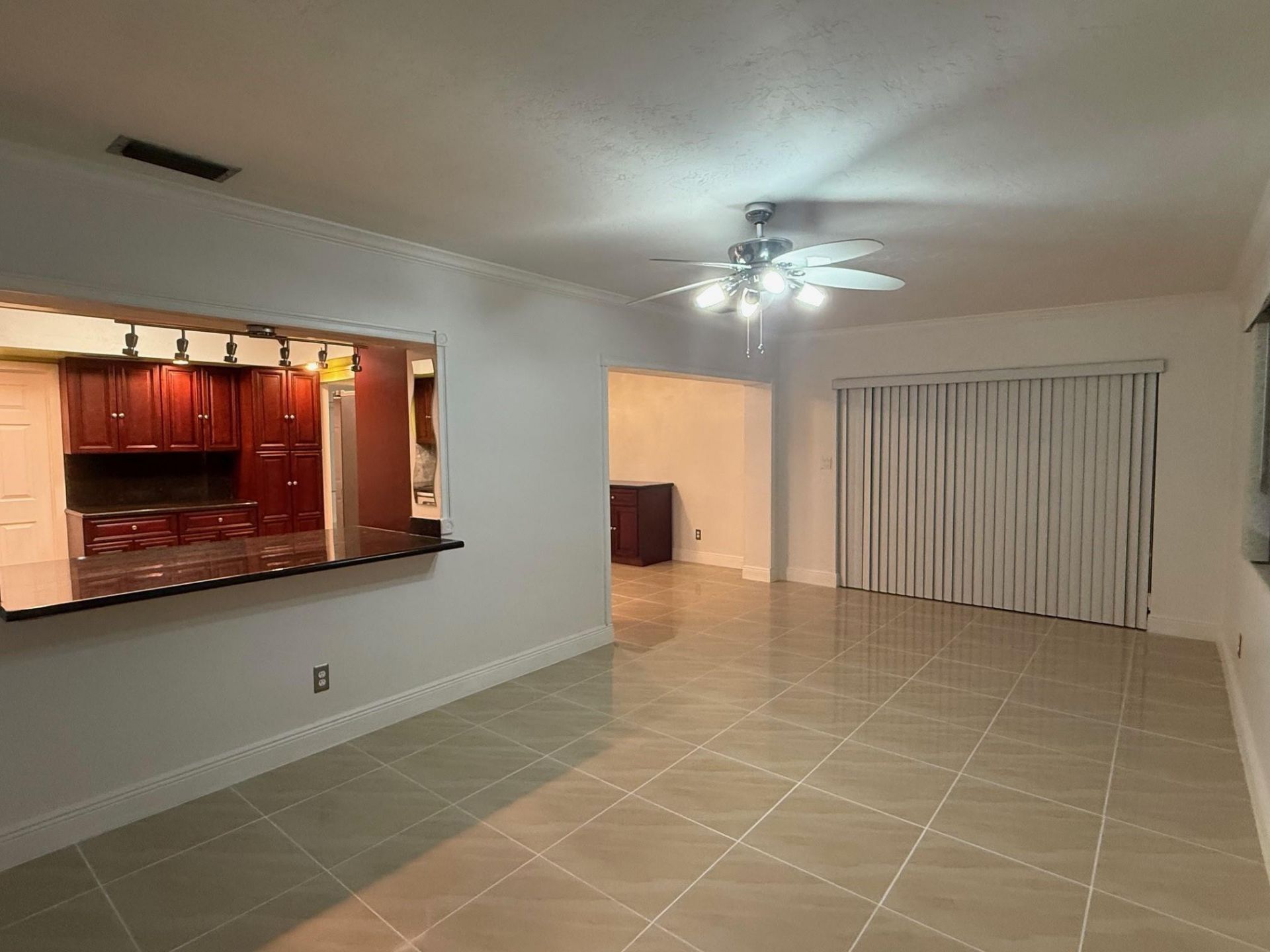 2070 NW 84th Terrace, Pembroke Pines, FL 33024 Photo