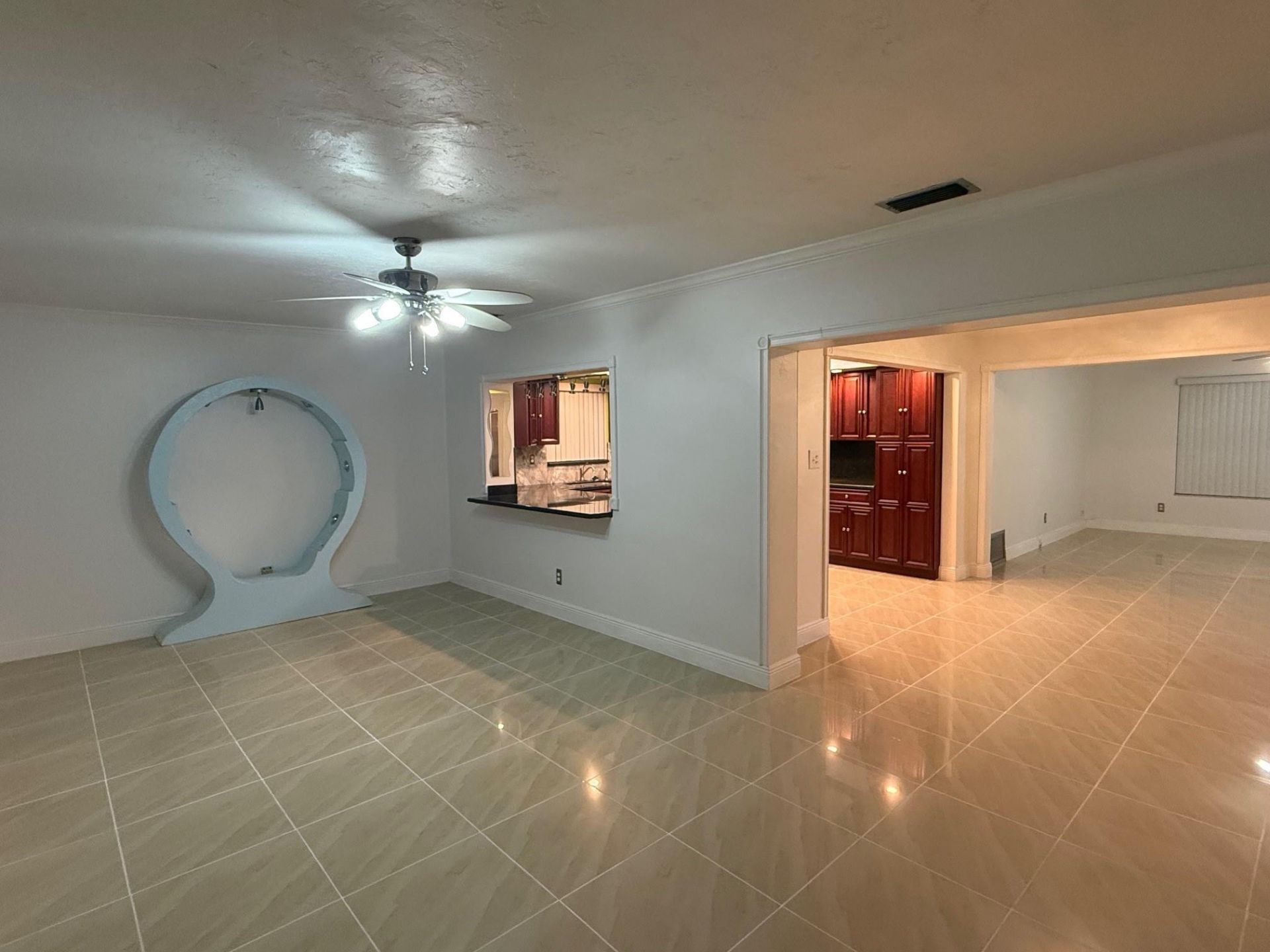 2070 NW 84th Terrace, Pembroke Pines, FL 33024 Photo