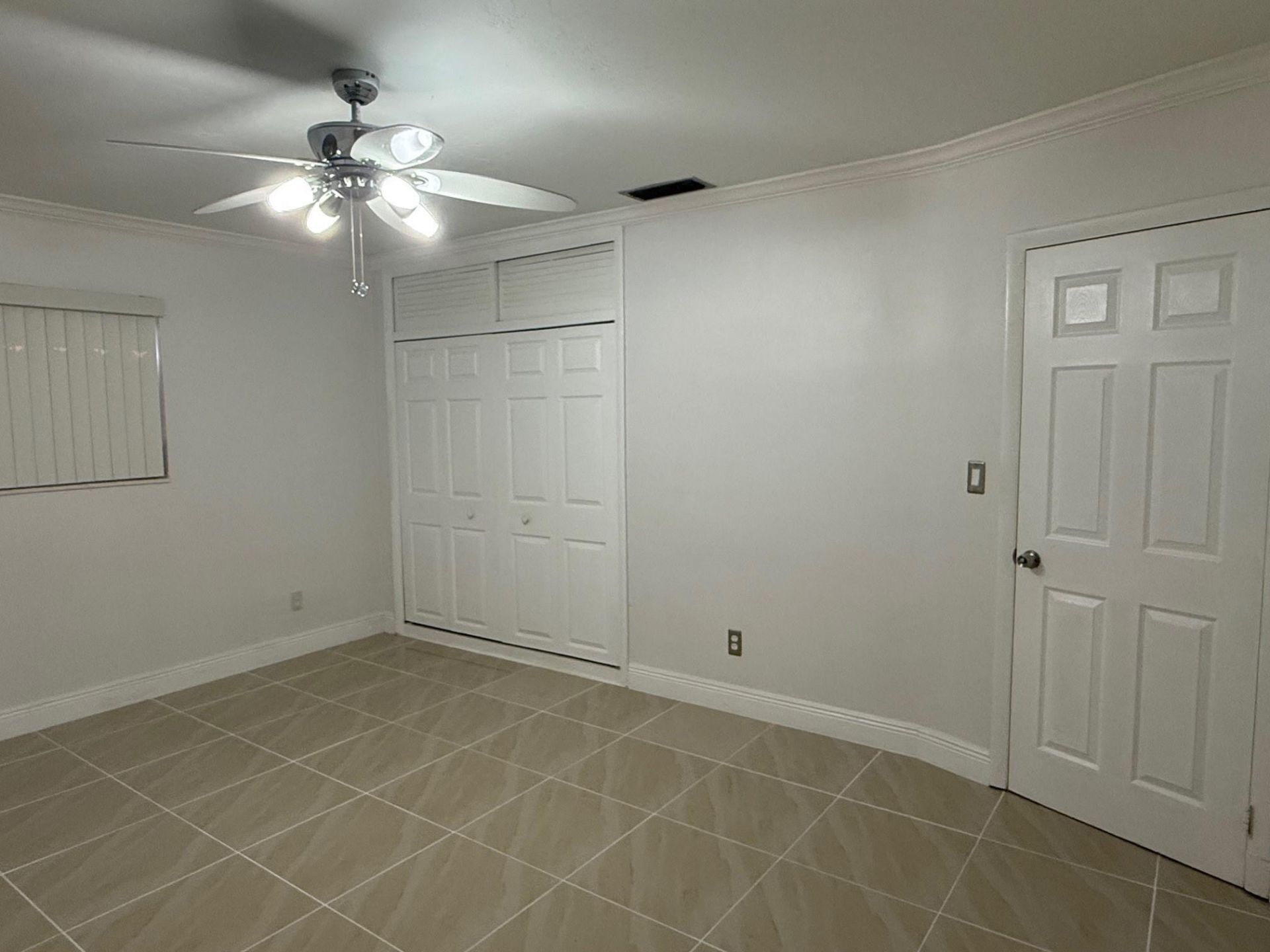 2070 NW 84th Terrace, Pembroke Pines, FL 33024 Photo