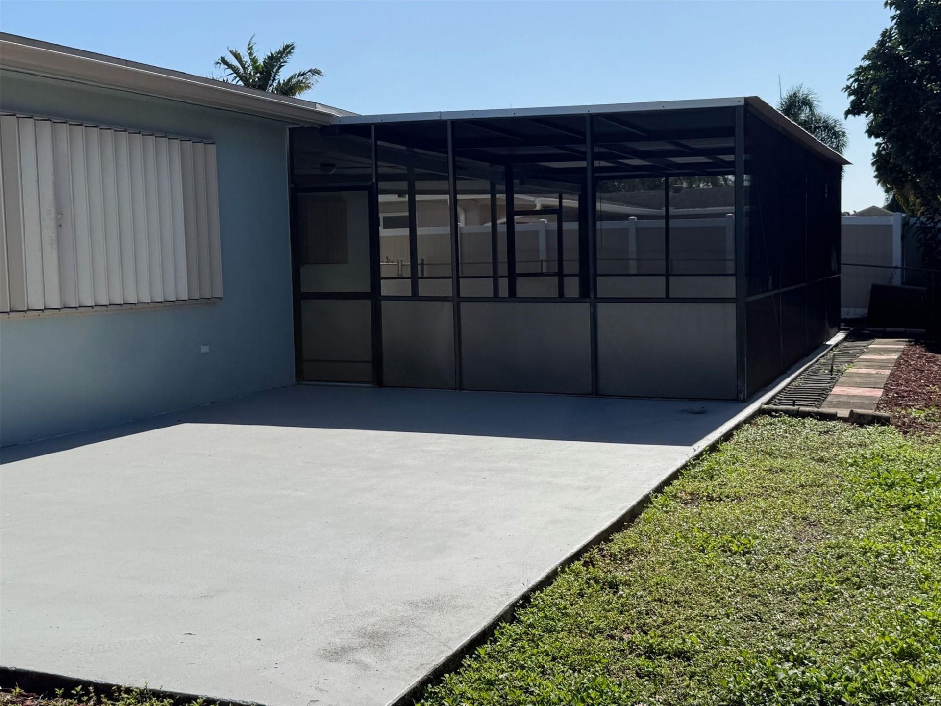 2070 NW 84th Terrace, Pembroke Pines, FL 33024 Photo