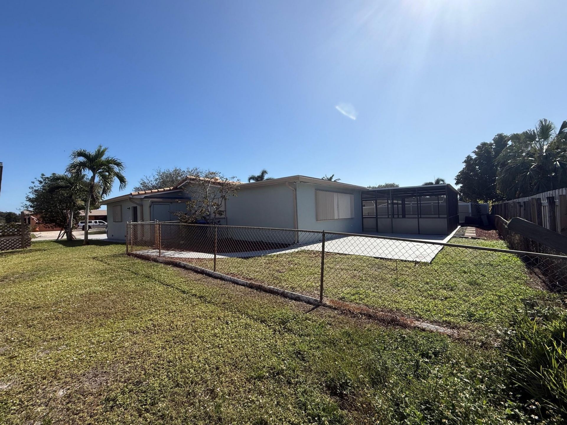 2070 NW 84th Terrace, Pembroke Pines, FL 33024 Photo