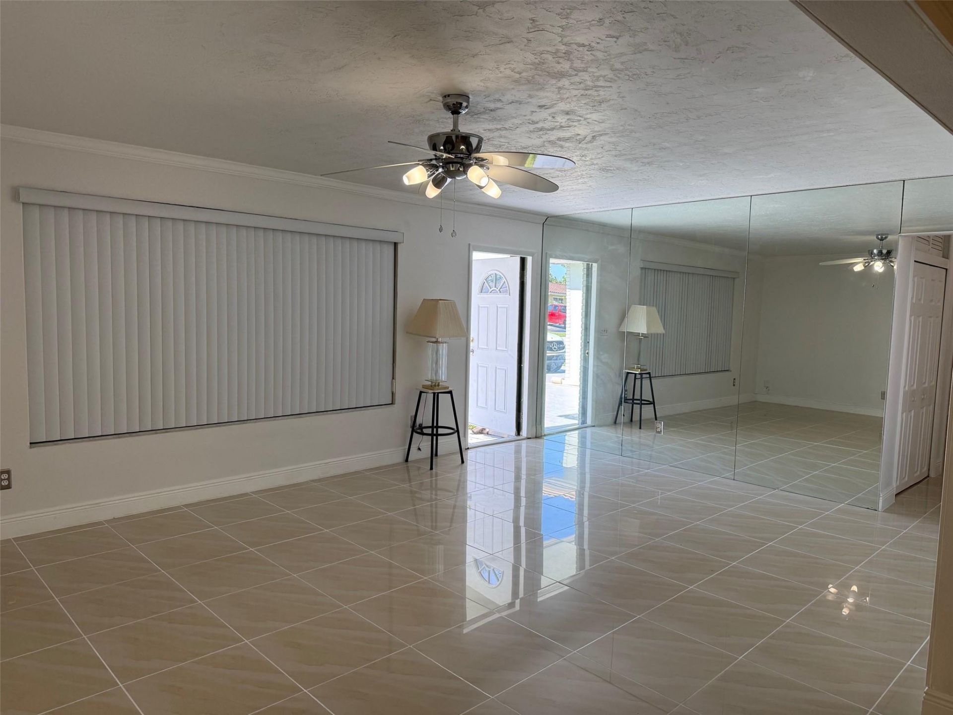 2070 NW 84th Terrace, Pembroke Pines, FL 33024 Photo