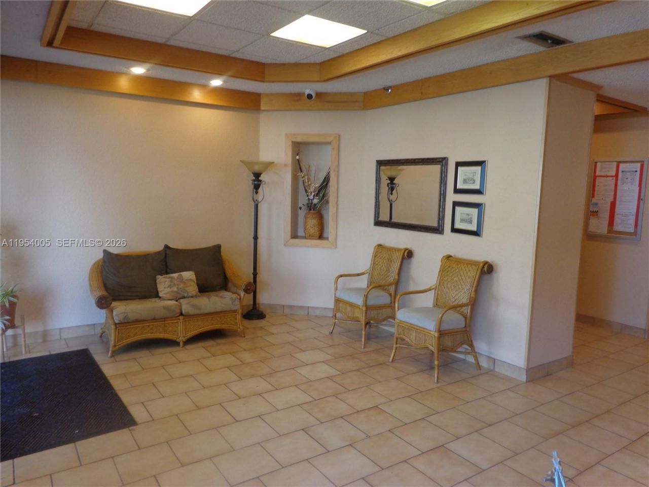 20850 San Simeon Way, Unit 604-5, Miami, FL 33179 Photo