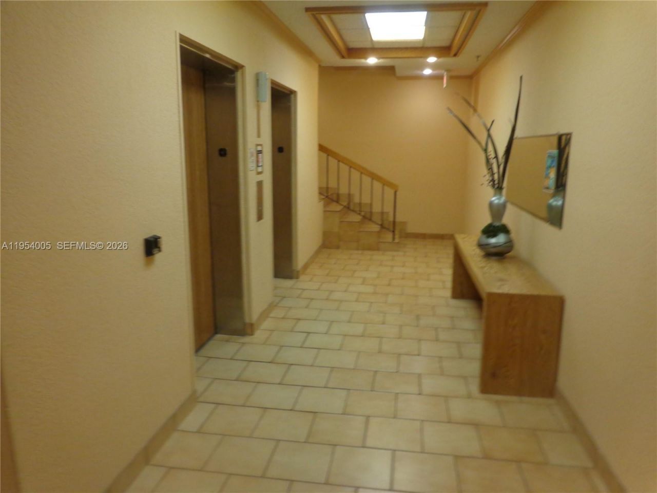 20850 San Simeon Way, Unit 604-5, Miami, FL 33179 Photo