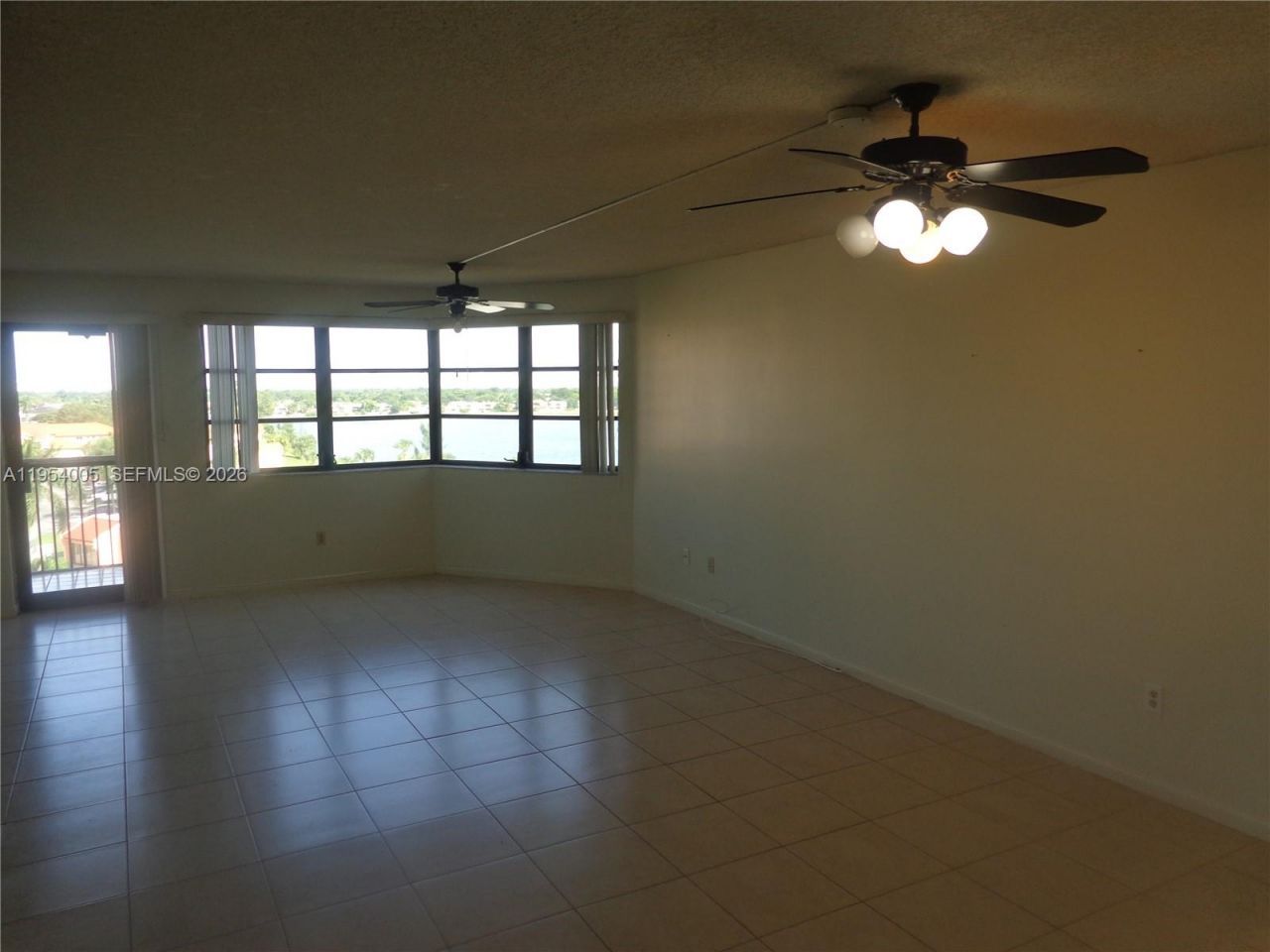20850 San Simeon Way, Unit 604-5, Miami, FL 33179 Photo