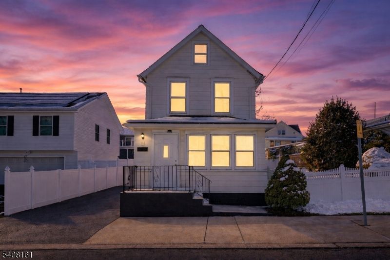 27 N 3rd Ave, Manville, NJ 08835 Main Photo